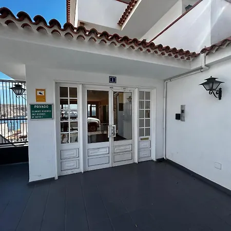 Vista Mar Y Piscina Climatizada דירה ארונה